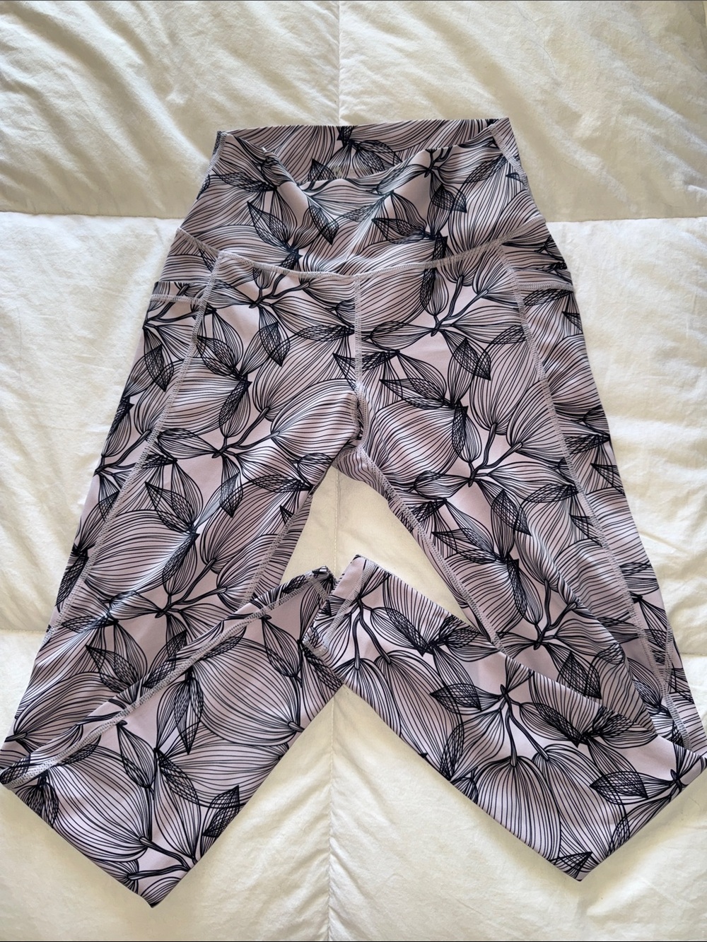 Like New Buff Bunny Rosa legging light pink and black size SMALL